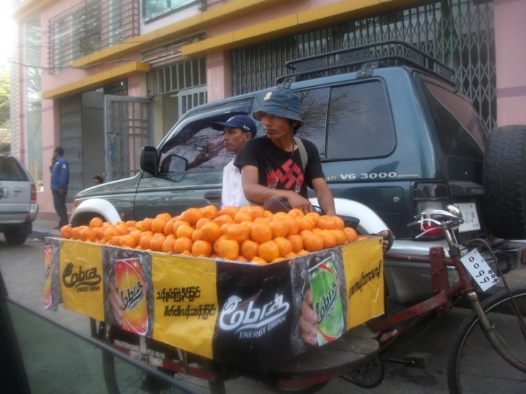 VENDEUR EN BIRMANIE FEVRIER 12